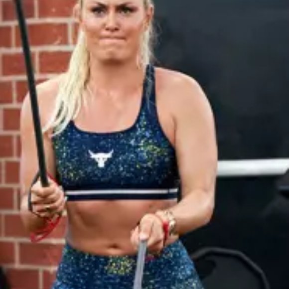 Under Armour Project Rock Printed CROSSBACK Sports Bra in Academy - Picture 2 of 14